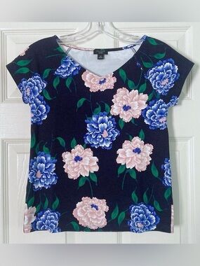 Ann Taylor Short Sleeve Floral Print Top Blue Pink Peonies on Black size XSP